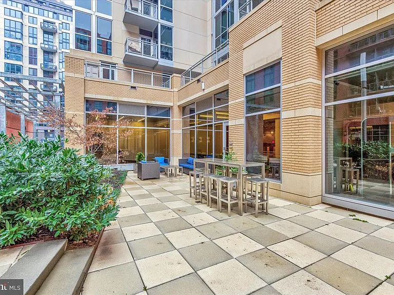 1025 1st St SE #614 — Photo 34