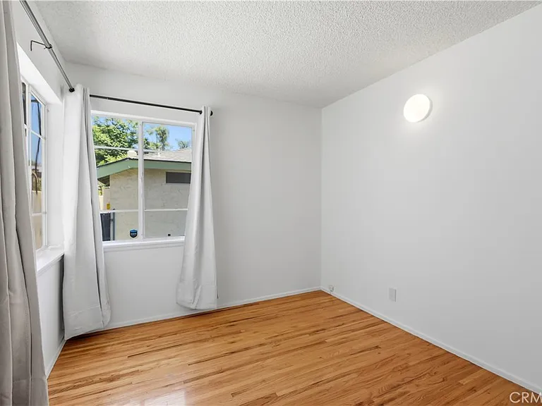 4450 Matilija Ave — Photo 18