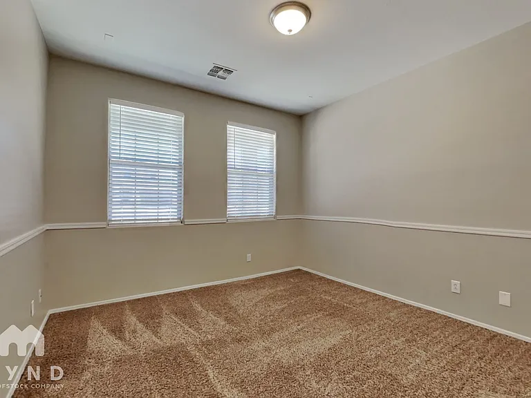 21549 E Lords Ct — Photo 12