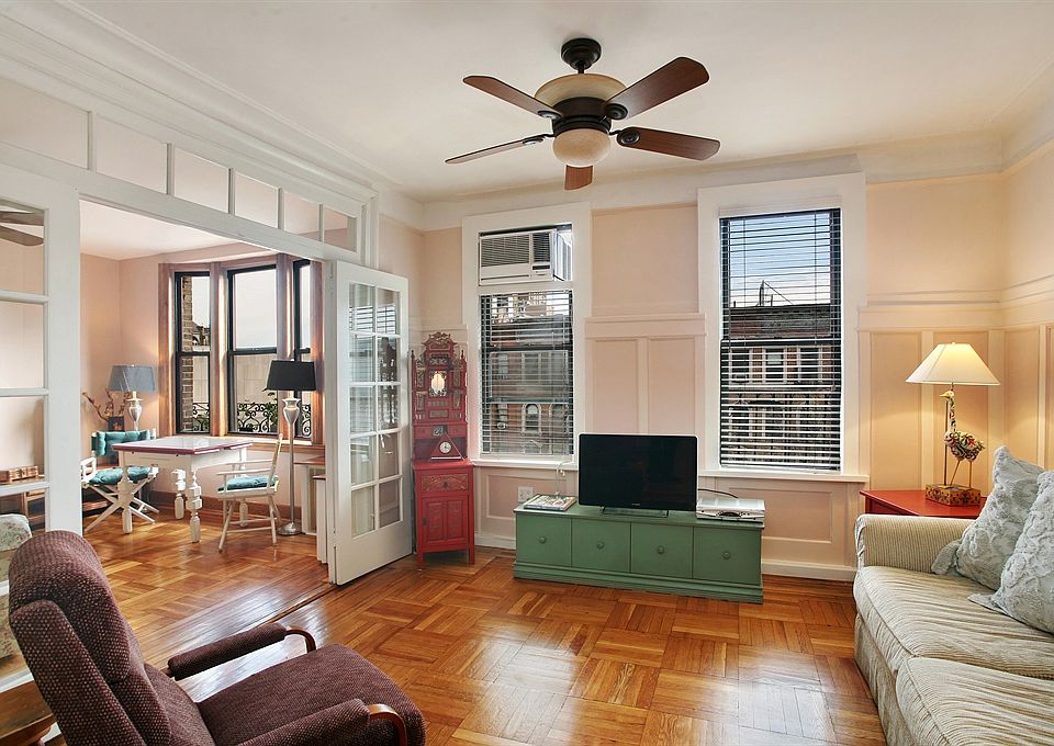2nd image of 200 W 109th St APT D5