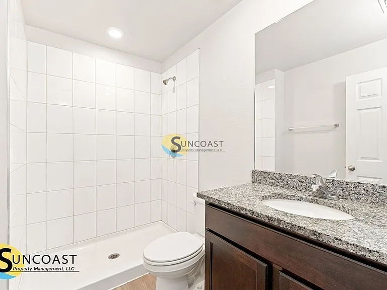 306 Urbana St — Photo 20