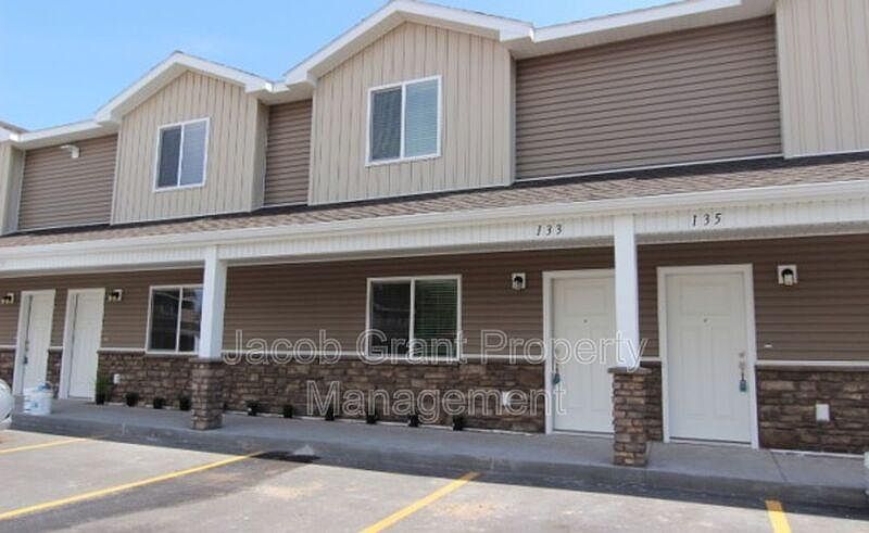 1st image of 157 Lincoln Dr
