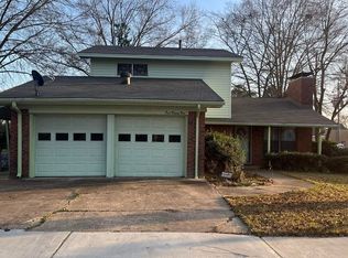 521 W 6th St, Hope, AR 71801