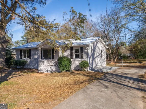 8185 Maple Dr SW, Covington, GA 30014