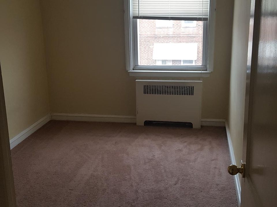 2nd image of 7234 Barnard St Floor 2