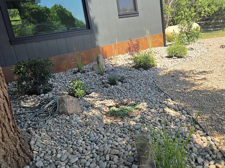 1220 Rossum Dr — Photo 12