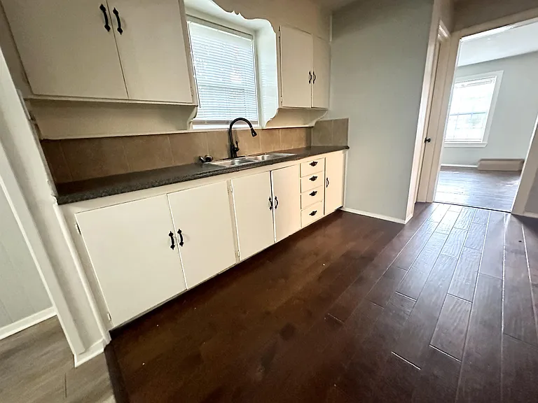 1008 Peak St — Photo 4