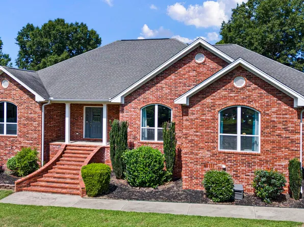 751 Walthall Rd, Russellville, AR 72802