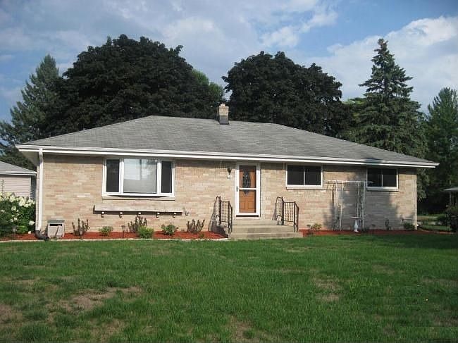 1st image of 6150 N Bridgewood Ln