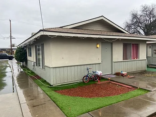3025 Photo 1