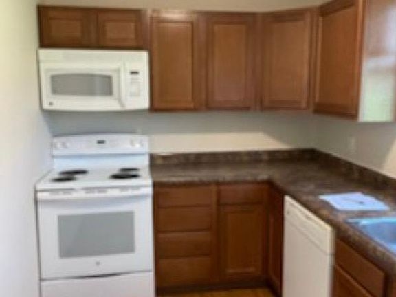 3rd image of 10010 S Westnedge Ave APT 1C