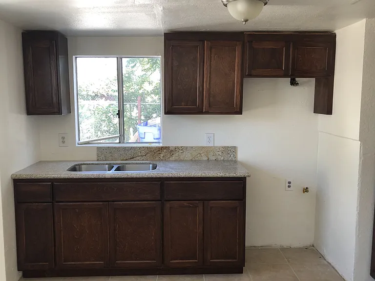 1057 N Pershing Ave #3 — Photo 4