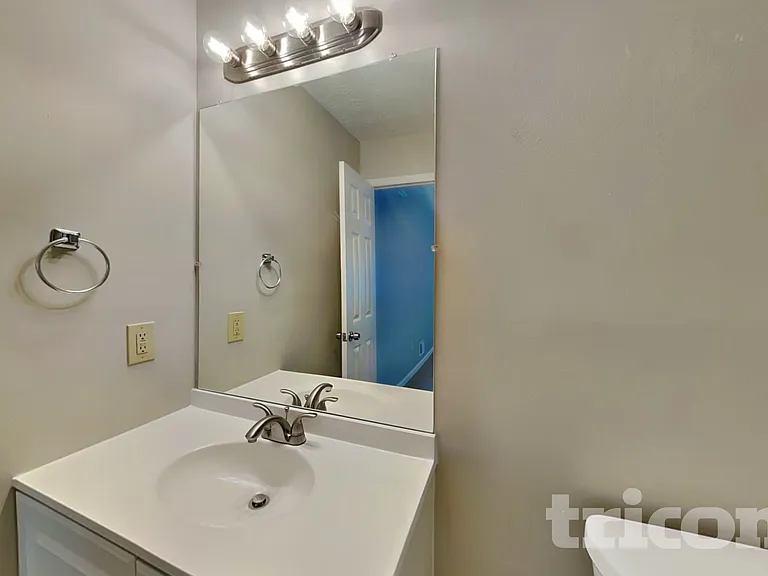 4251 Cary Dr — Photo 10