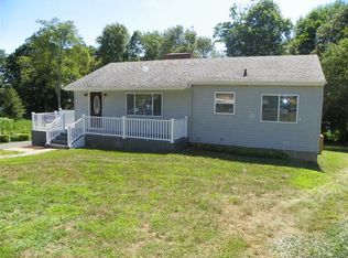 22 Lloyd Rd, Waterford, CT 06385