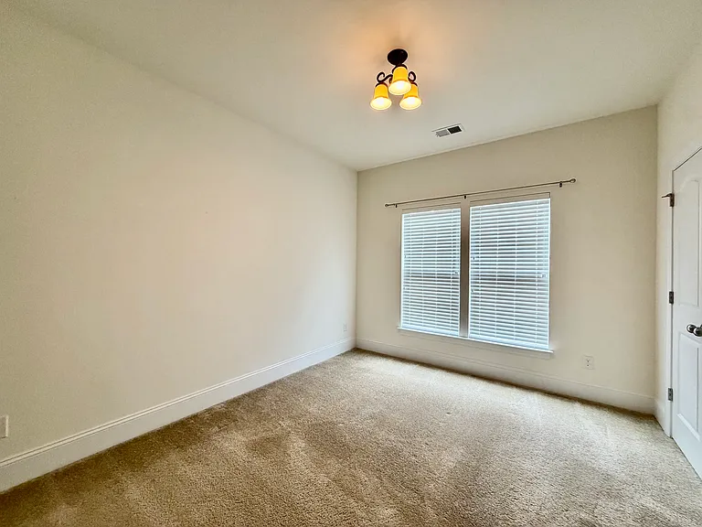 10141 Loch Lomond Dr — Photo 28