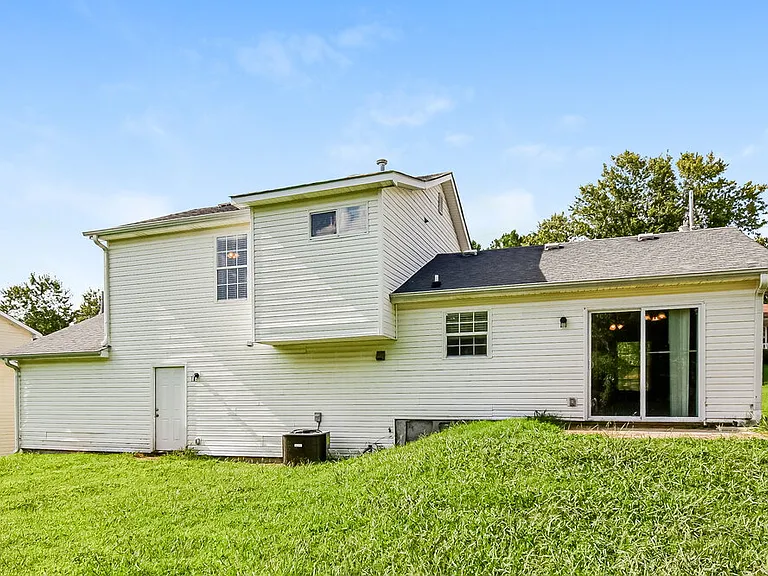 6149 Raleigh Oaks Ct — Photo 17