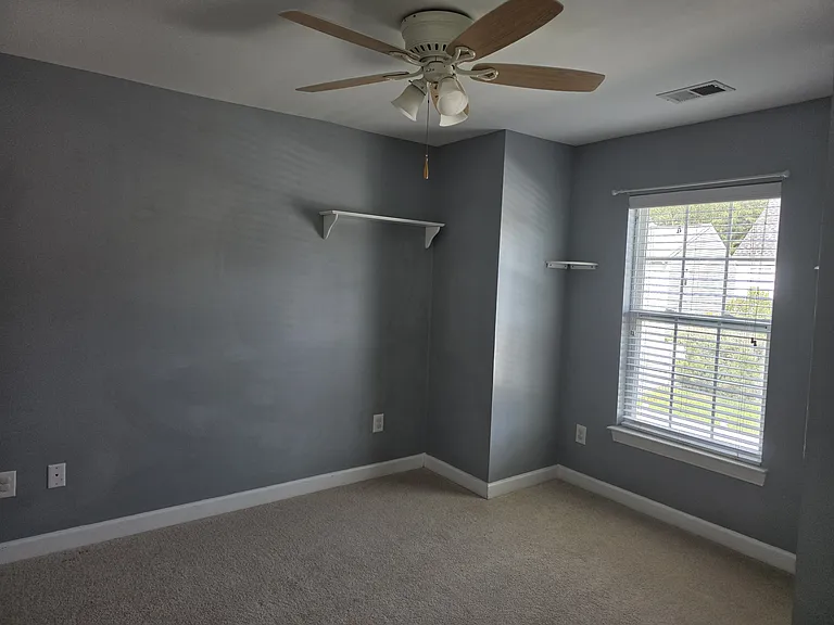 633 Menlo Park Ln — Photo 16