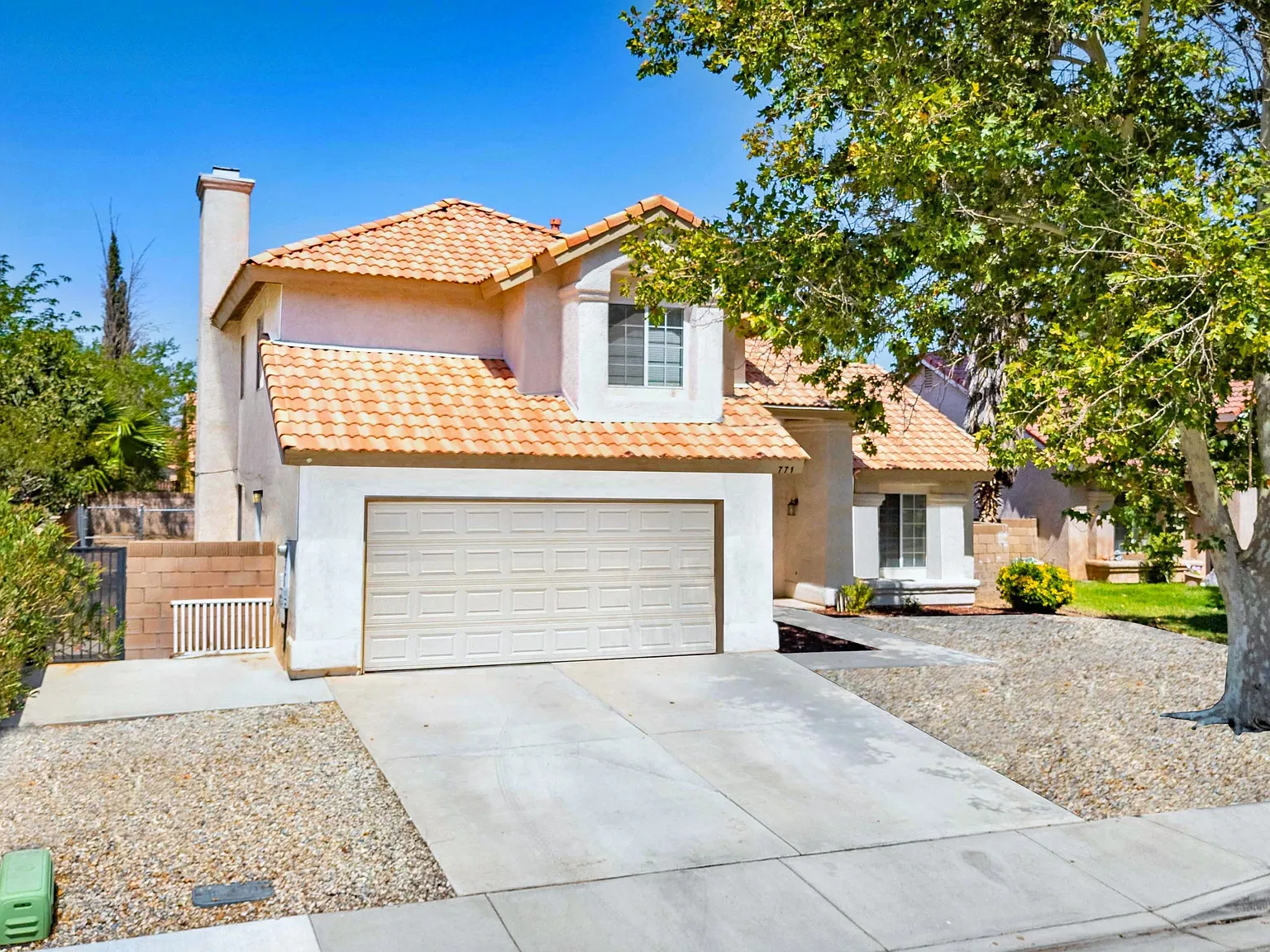 4 bed, 1971 sqft, $3,200 — Photo 2