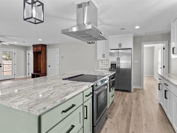 105 W Clark St, Blooming Grove, TX 76626
