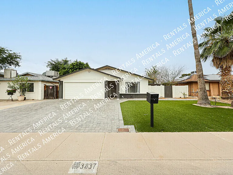 3837 W Acapulco Ln — Photo 2