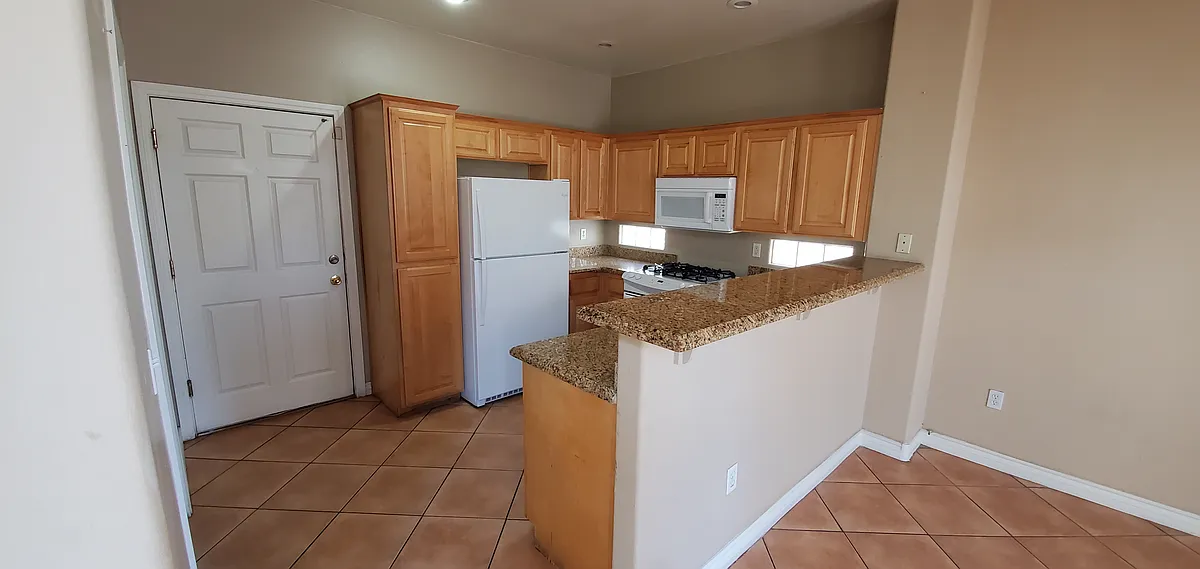 Building Photo - 8755 Villa La Rae Ave