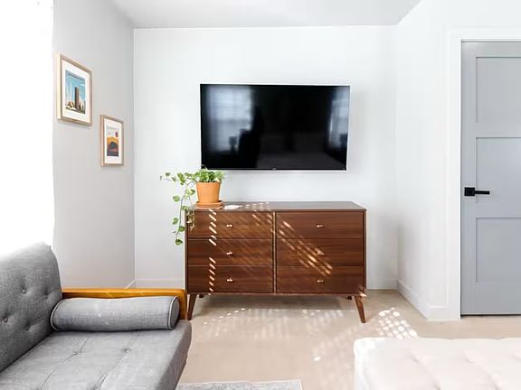 2nd image of 3919 N Pennsylvania Ave #9B