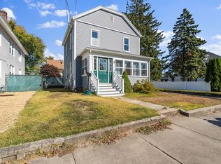 47 Ridgewood Ave, Holyoke, MA 01040