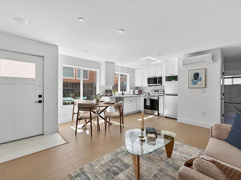 2710 T St #1 — Photo 10