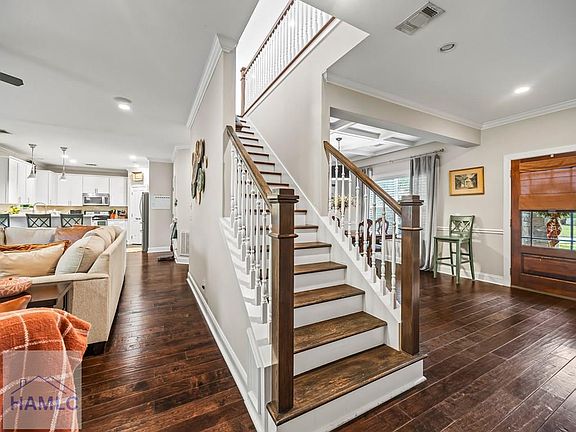 5th image of 120 Southern Oaks Ln