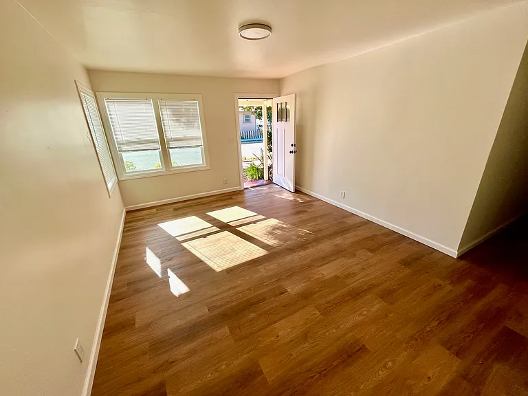 1301 Poe St #1303 — Photo 6