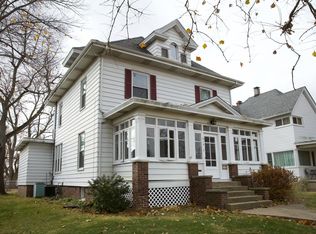518 W Adams St, Clinton, IL 61727