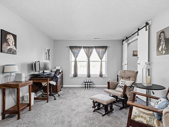 4th image of 11017 Oakspring Dr