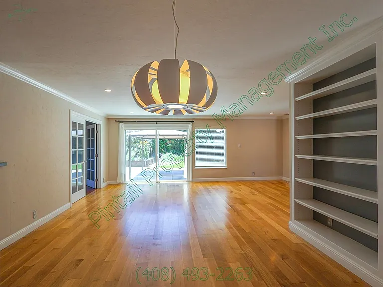 1513 Williams Ave — Photo 5