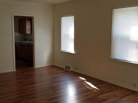 4th image of 135 E Mansion St