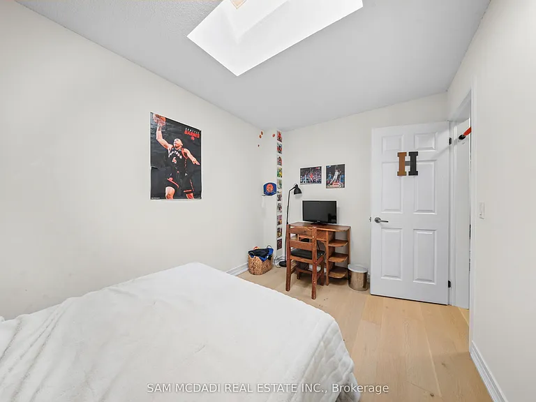 95 Kerr St W #2 — Photo 18