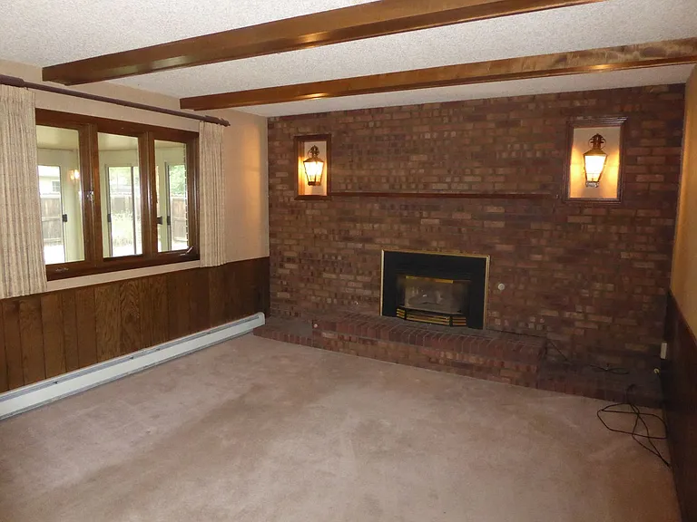 7573 Lee Dr — Photo 4