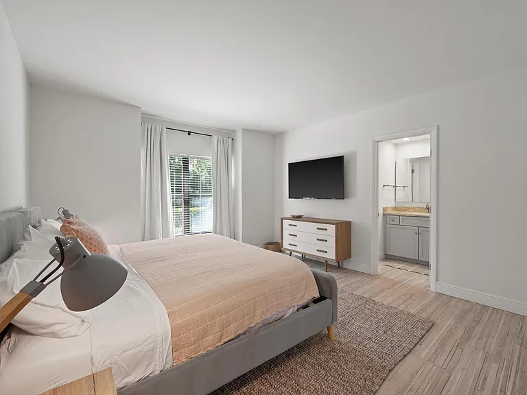 11355 Pond View Dr #D104 — Photo 16