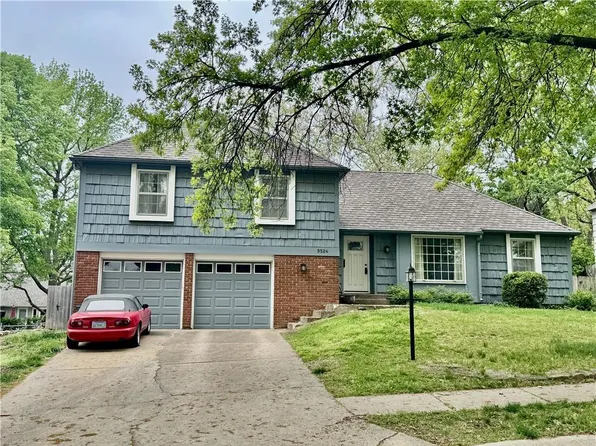 9524 Beverly Dr, Overland Park, KS 66207