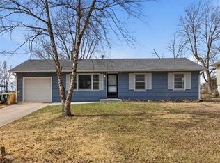 2500 Hillside Dr, Harrisonville, MO 64701