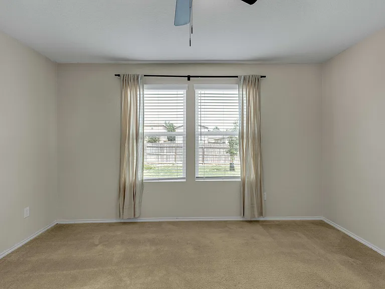 10226 Reyes Hts — Photo 10