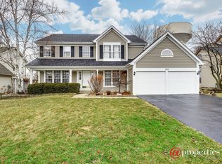 372 Wildberry Ln, Bartlett, IL 60103