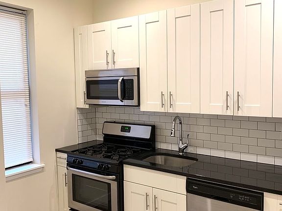 5th image of 2915 36th Ave APT 1DB