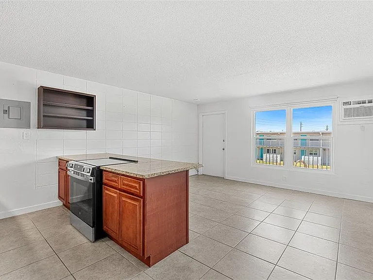 420 Tyler Ave #4-3 — Photo 7