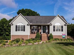 2113 Picnic Dr, Newton, NC 28658