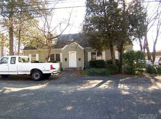49 E 8th St, Huntington Station, NY 11746