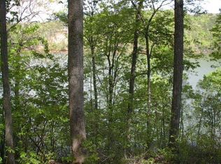 89 Runaway Bay Rd, Lynch Station, VA 24571