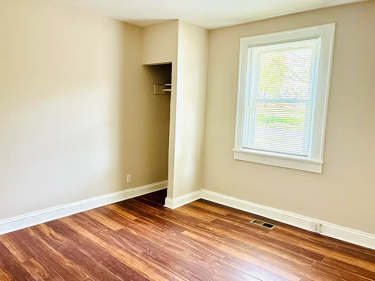 606 S Ellis St — Photo 13