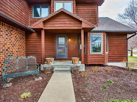 3rd image of 3401 Stonehenge Dr