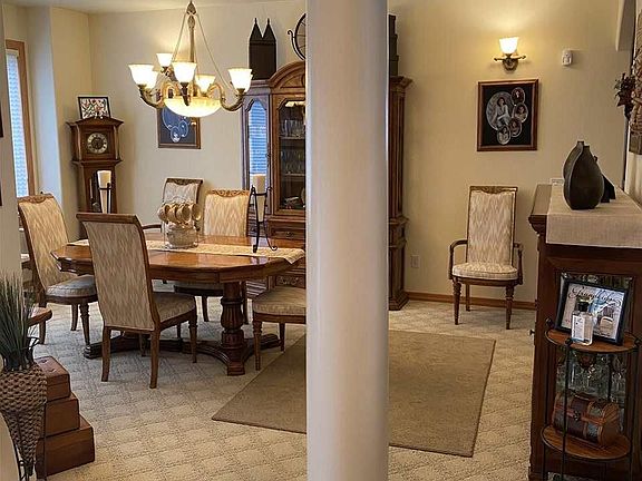 3rd image of 1006 Highland Way
