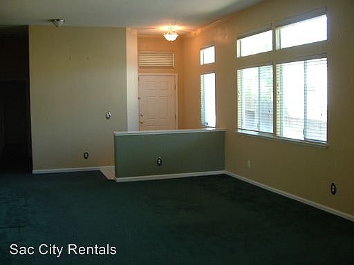 4th image of 2231 Dinwiddie Way